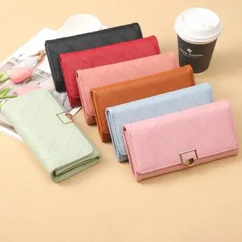 ארנקים במגוון צבעים