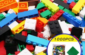 משחק קוביות הכולל 1000 חלקים