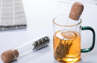 בקבוקון לחליטת תה וצמחים