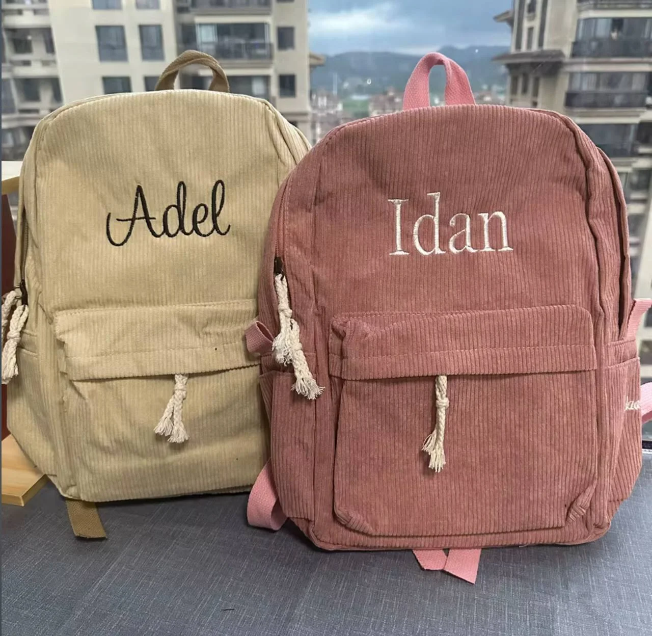 תיק קנבס מהודר עם רקמה אישית שתופס את כל המבטים