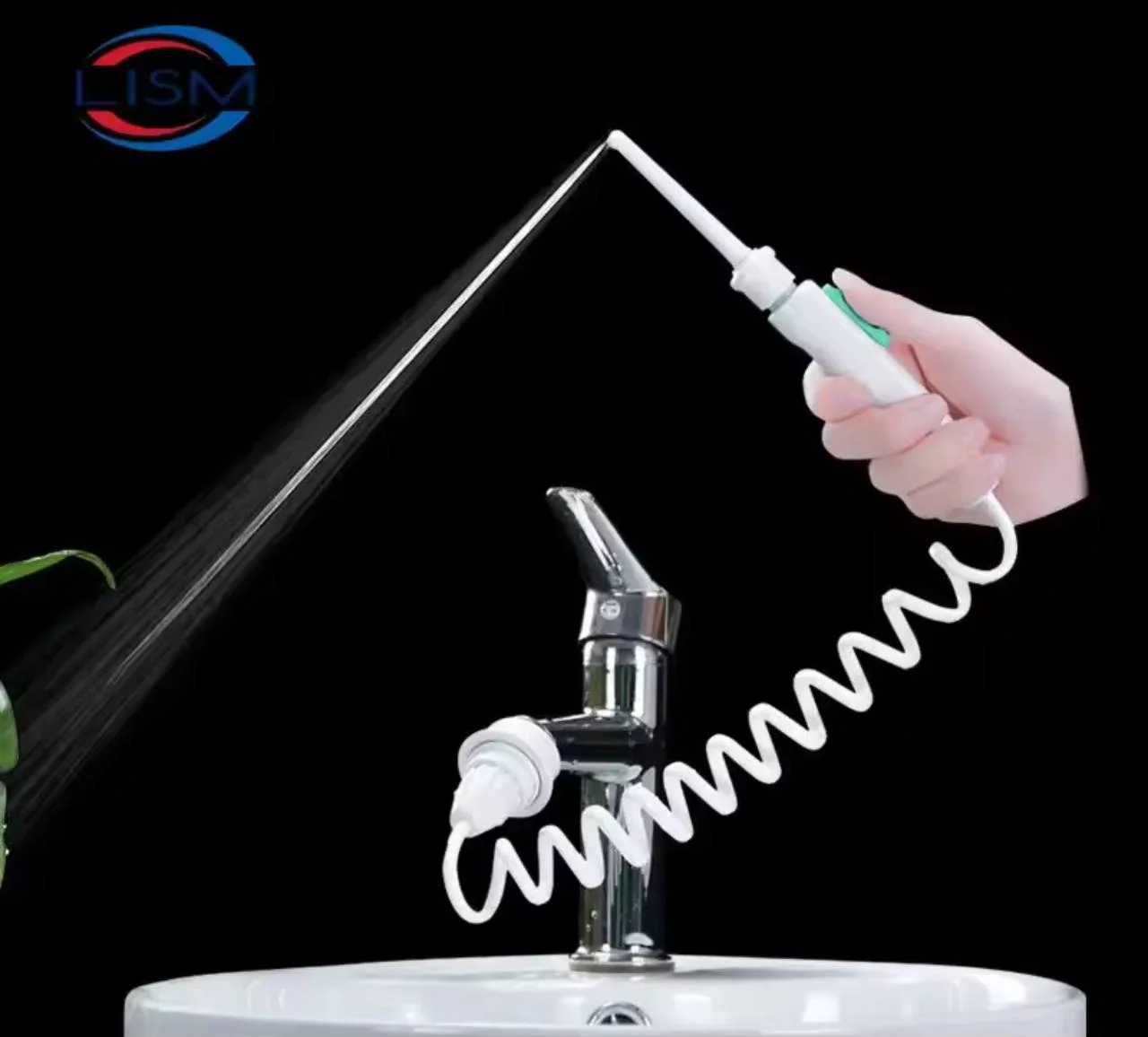 מתחברת לברז ומנקה בעוצמת מים חזקה בלי חשמל