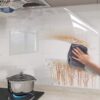 מגן שקוף למטבח הפתרון המושלם לשמירה על הקרמיקה נקייה