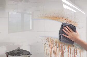 מגן שקוף למטבח הפתרון המושלם לשמירה על הקרמיקה נקייה
