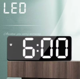שעון קיר דיגיטלי עם תאורת LED