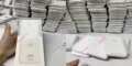 המכשיר הזה מציל חיים מטען נייד אפל קטן ונוח שנדבק למכשיר ודואג שלא תתקעו בלי סוללה