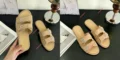 חורשת על סנדלי שאנל האלה כל הקיץ הן נראות מדהים גם עם שמלה וגם עם גינס והנוחות רמה אחרת